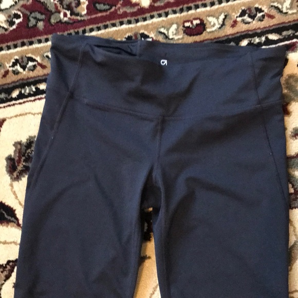 Gap Fit Capri - Picture 2 of 5